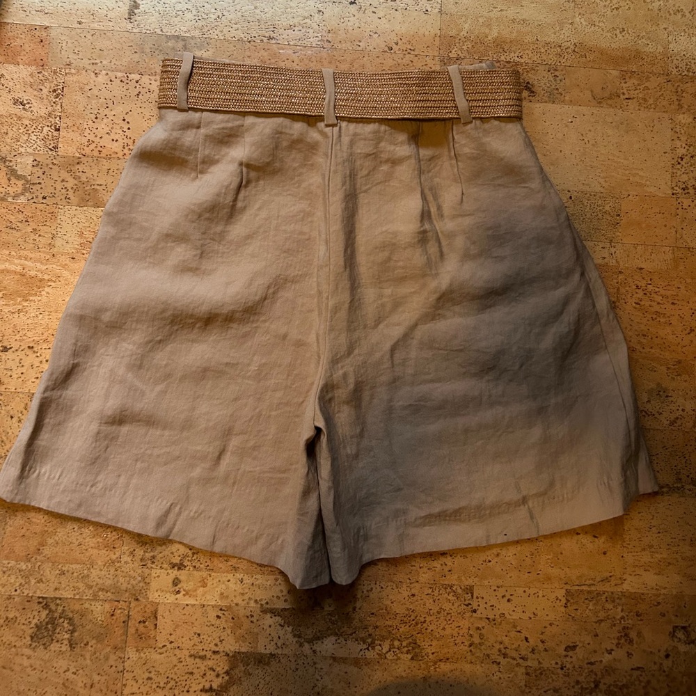 Zara Darted Bermuda Shorts With Belt - Picture 5 of 7